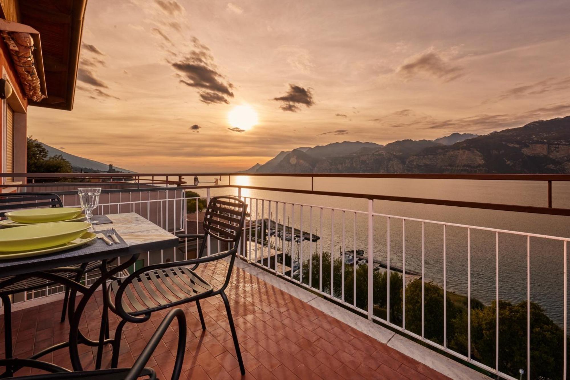 Lake View Luca Apartment Malcesine Zewnętrze zdjęcie